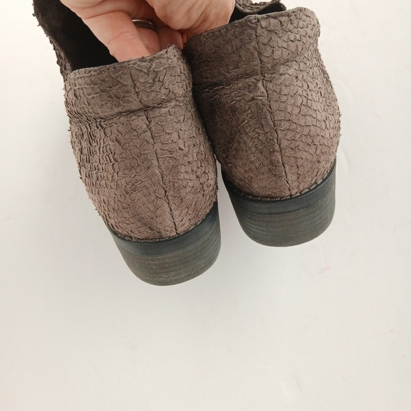 Eileen Fisher Leaf Leather Snake Embossed Ankle Bootie - Picture 3 of 7